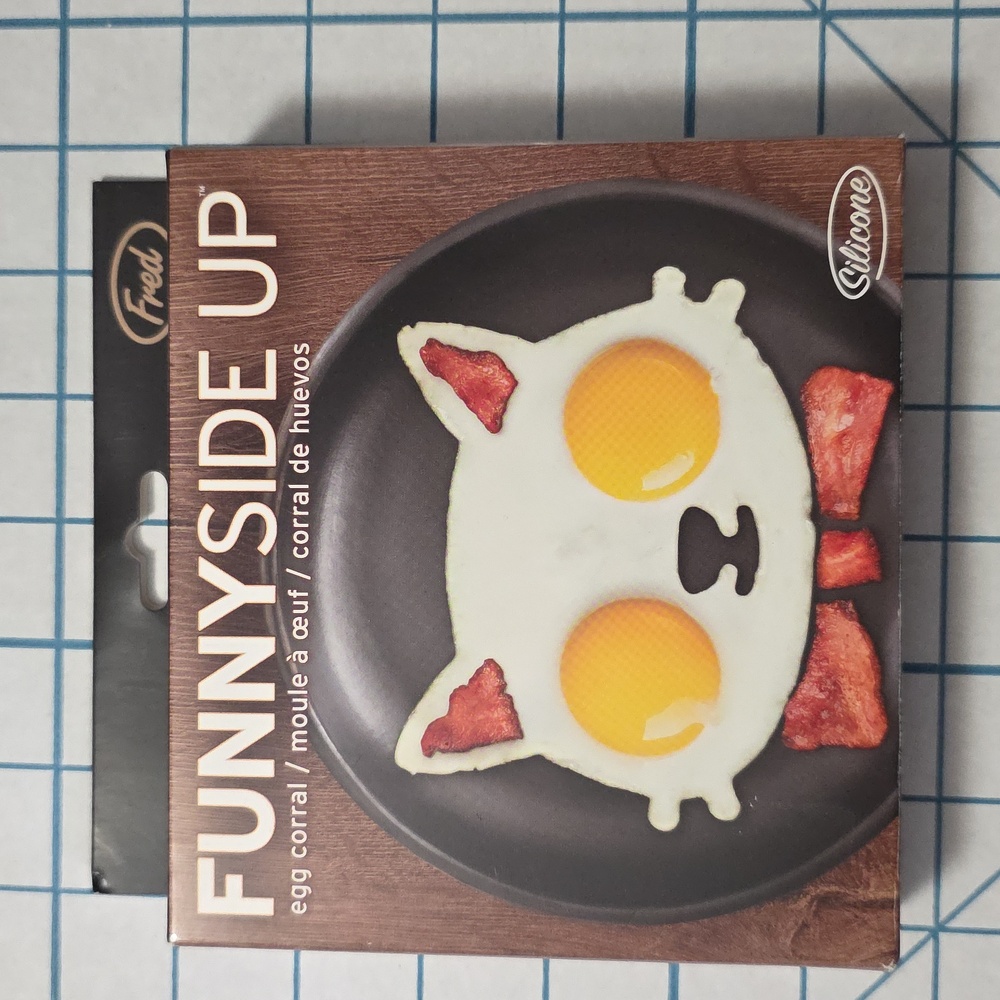 Fred Cat-Shaped Egg Mold - Grey Silucone, NIB‎